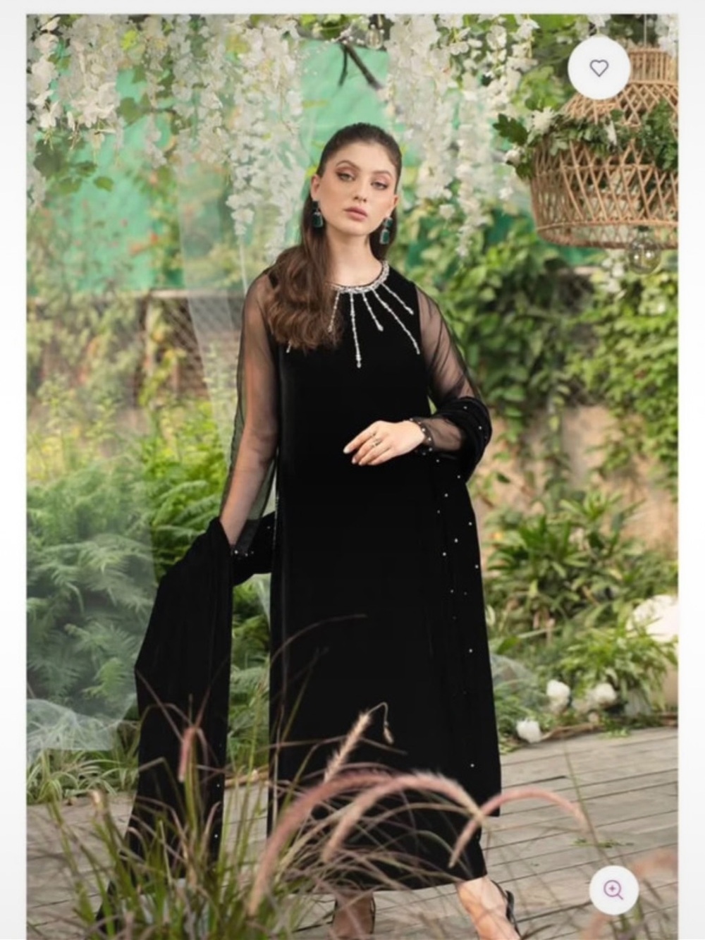 New Pakistani Indian velvet black shirt it’s very beautiful brand lulusar